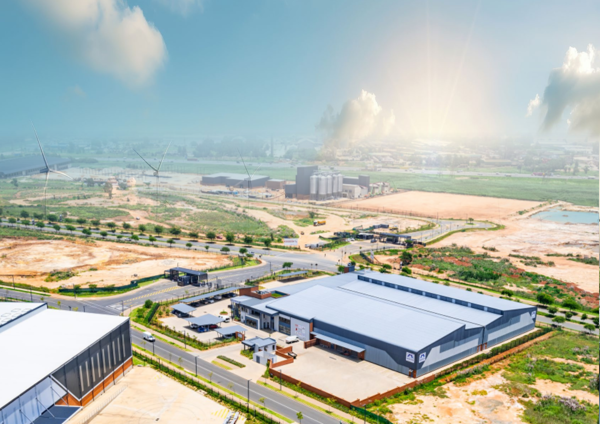 2 600  m² Industrial space