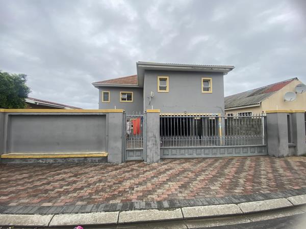 6 Bedroom House