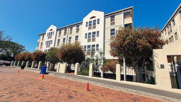 437  m² Office Space