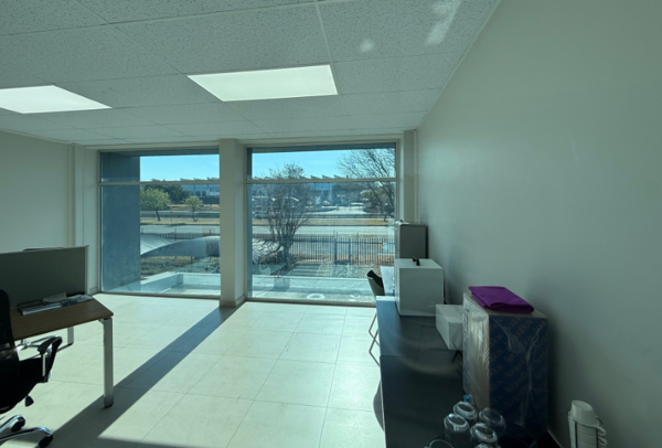 200 m² Commercial space