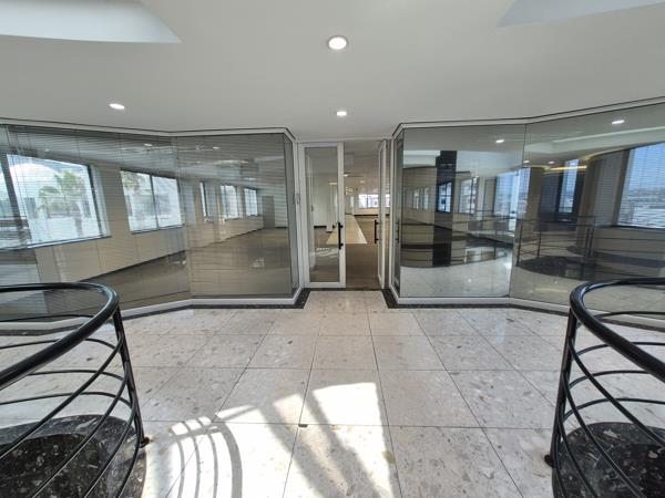 1 002 m² Commercial space