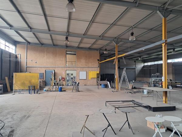 1 500  m² Industrial space