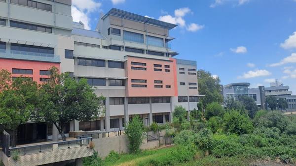 12 194 m² Office Space