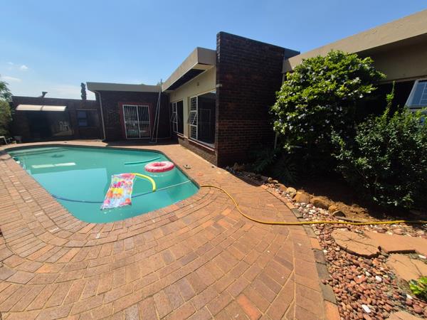 5 Bedroom House