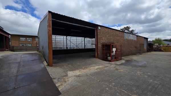 300  m² Industrial space