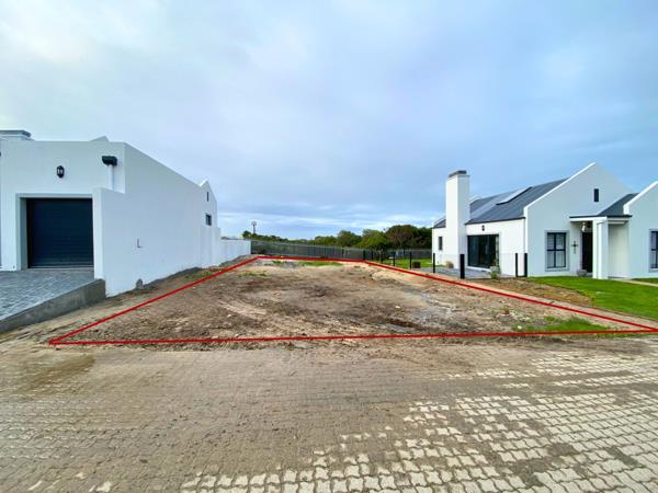 325 m² Land
