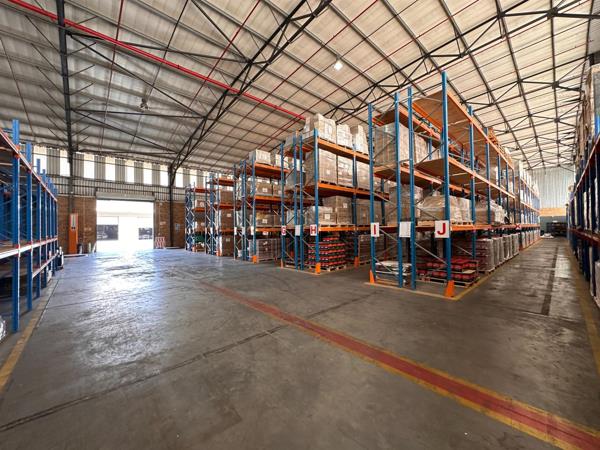 2 500  m² Industrial space