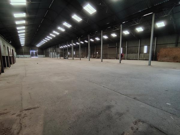 3 200  m² Industrial space