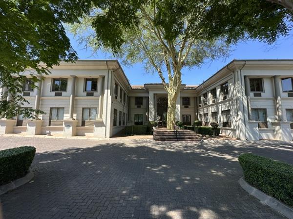 1 200 m² Commercial space