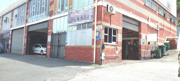 200  m² Retail Space