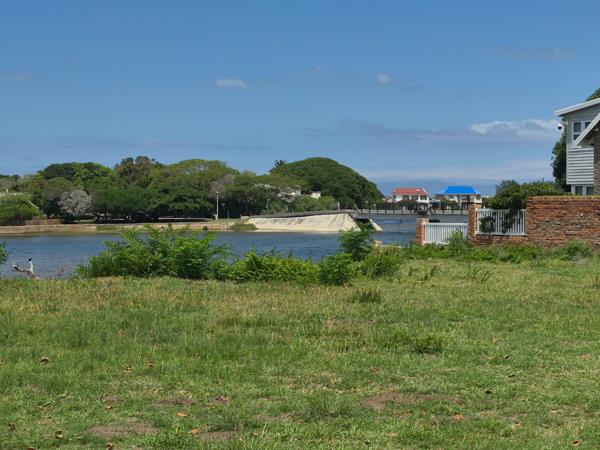 648 m² Land