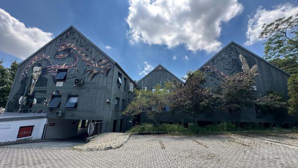 8 177  m² Office Space