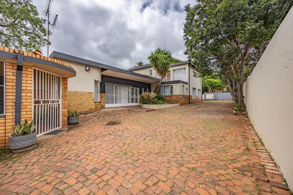 11 Bedroom Apartment