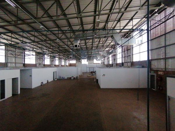 2 700  m² Industrial space