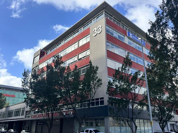 604  m² Commercial space