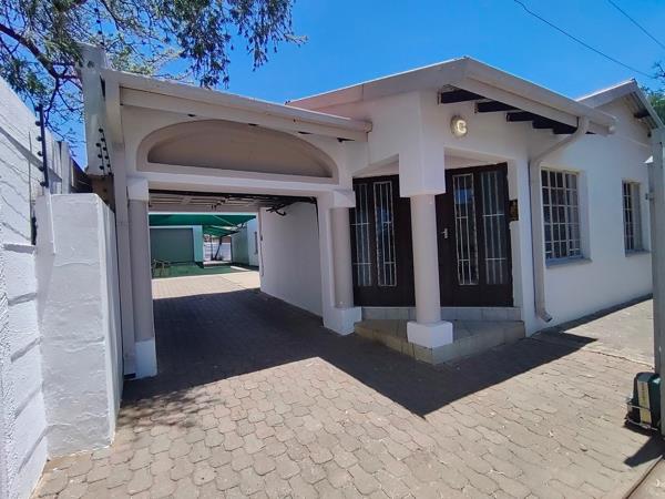 330  m² Commercial space