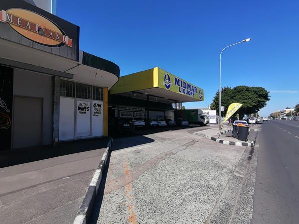 1 956  m² Commercial space