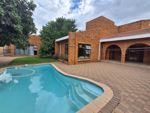 5 Bedroom House