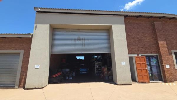 340  m² Industrial space