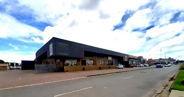 5 000  m² Commercial space