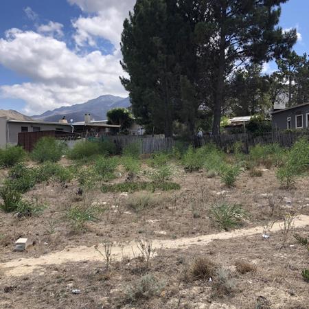 595 m² Land