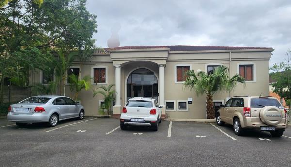 215  m² Commercial space