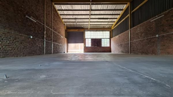 82  m² Commercial space