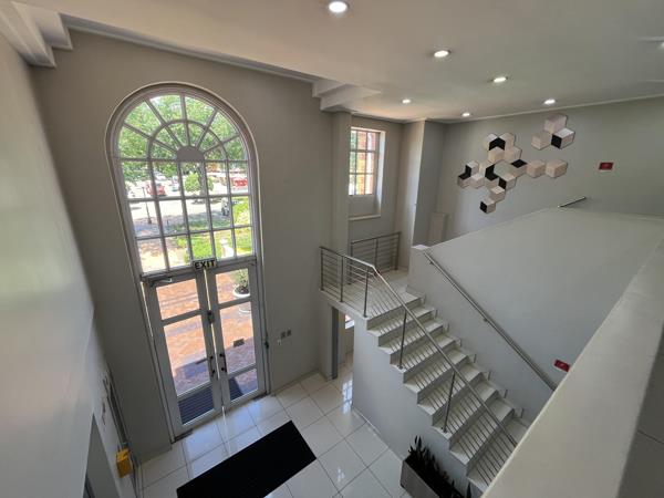 106  m² Commercial space