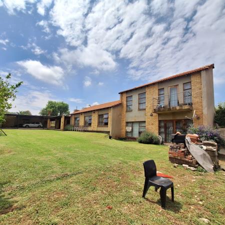 5 Bedroom House