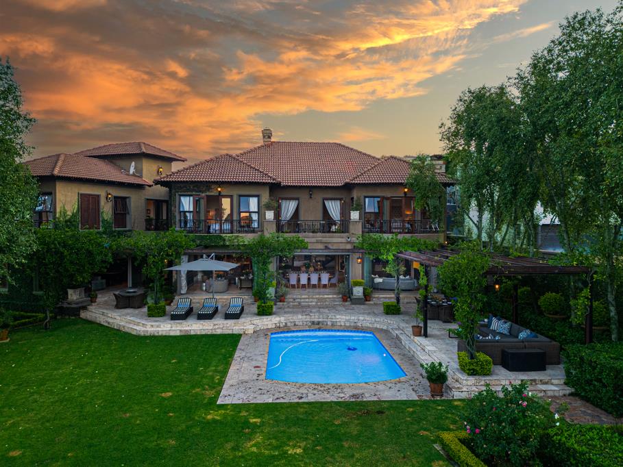 5 Bedroom House