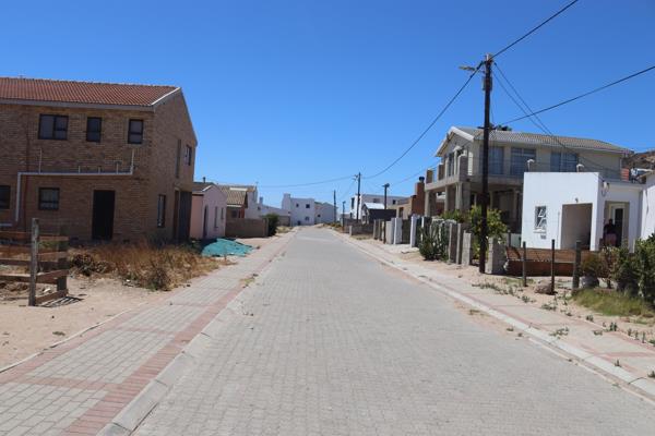 332 m² Land