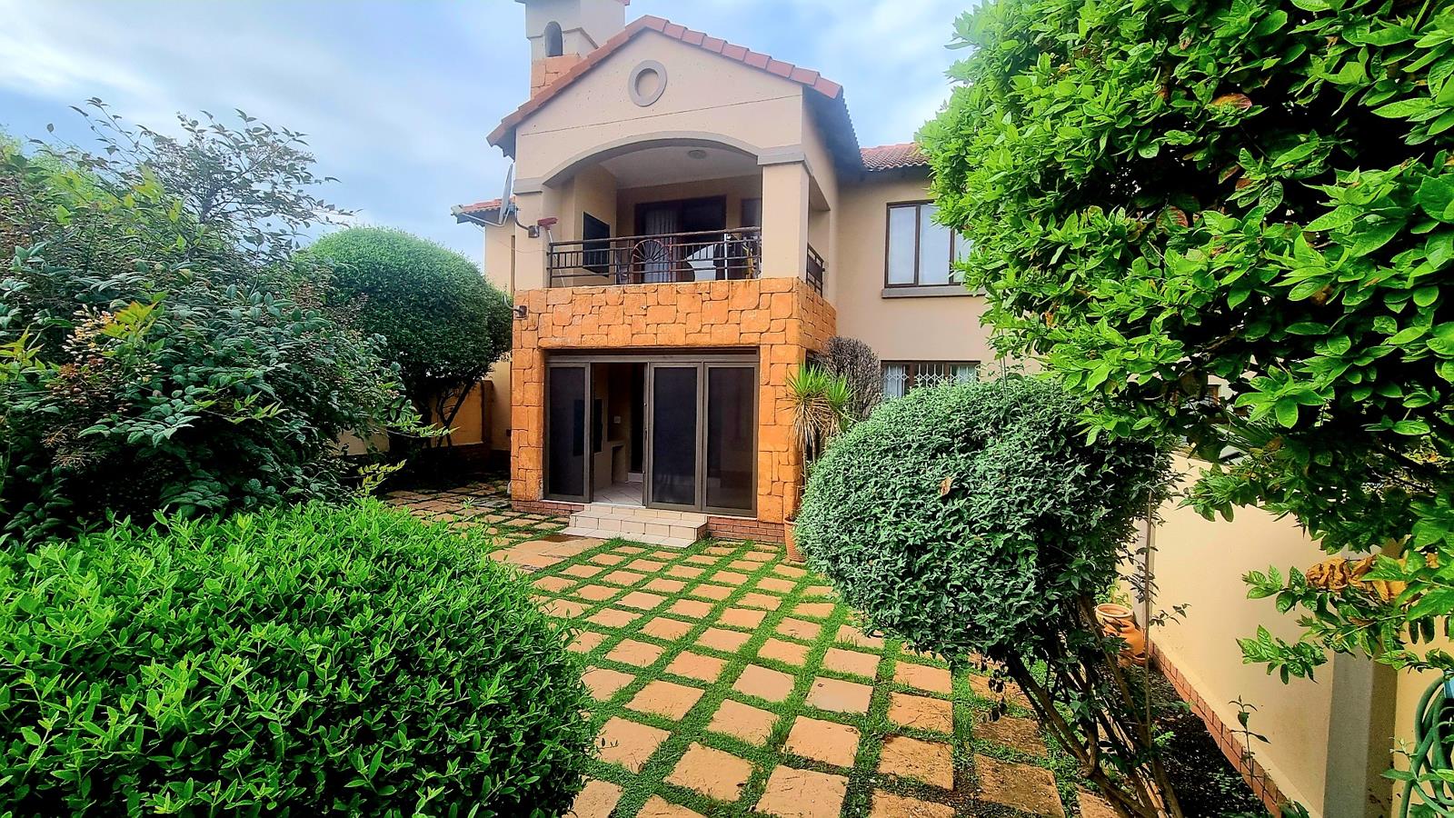3 Bedroom Apartment in Halfway Gardens