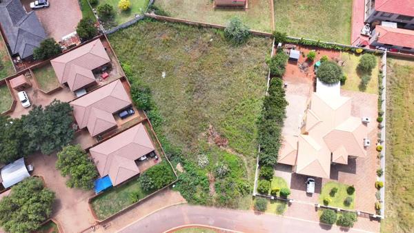 1 470 m² Land