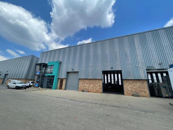 593  m² Industrial space