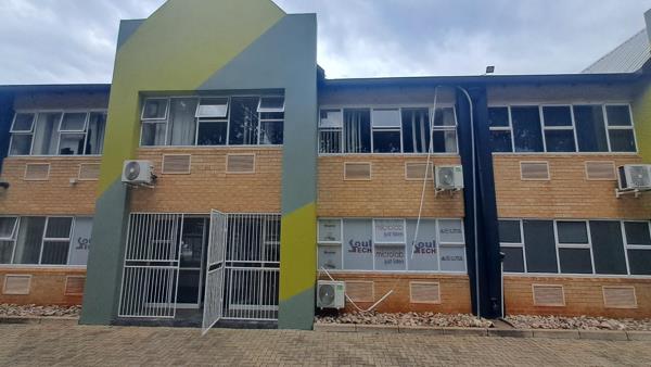 555  m² Industrial space