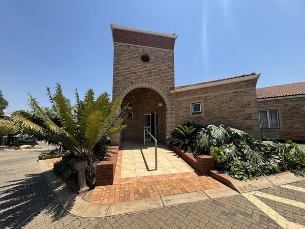 767 m² Office Space