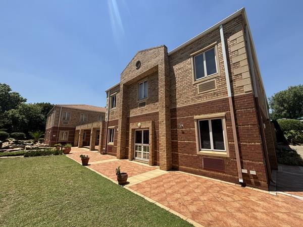 438 m² Office Space