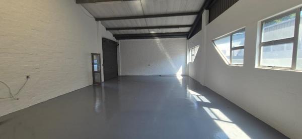 251  m² Industrial space