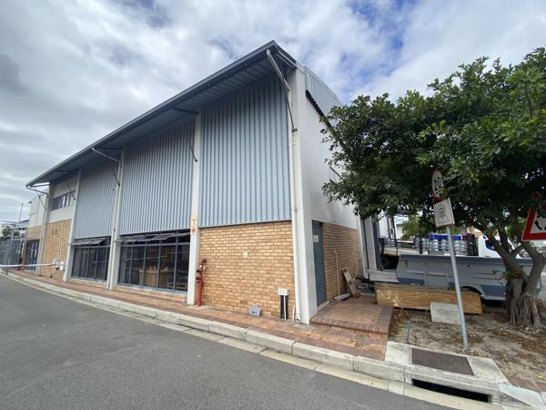 325  m² Industrial space