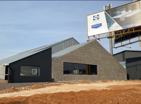 700  m² Retail Space