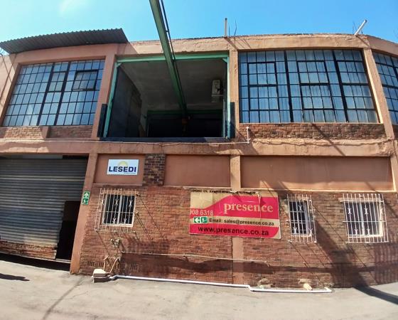 150  m² Commercial space