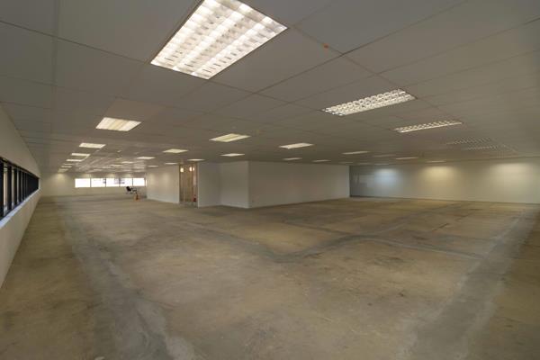 680  m² Commercial space