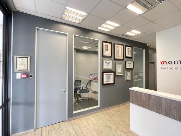 73  m² Commercial space