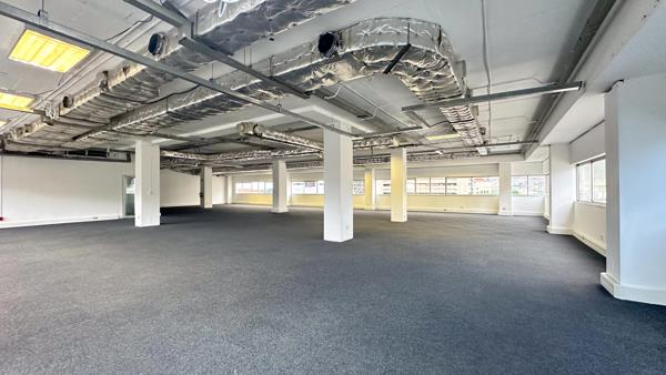 466  m² Commercial space