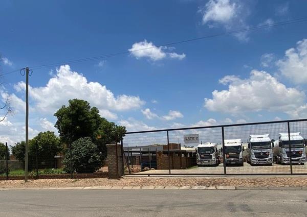 1 050 m² Industrial space