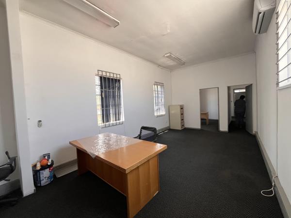 100  m² Commercial space