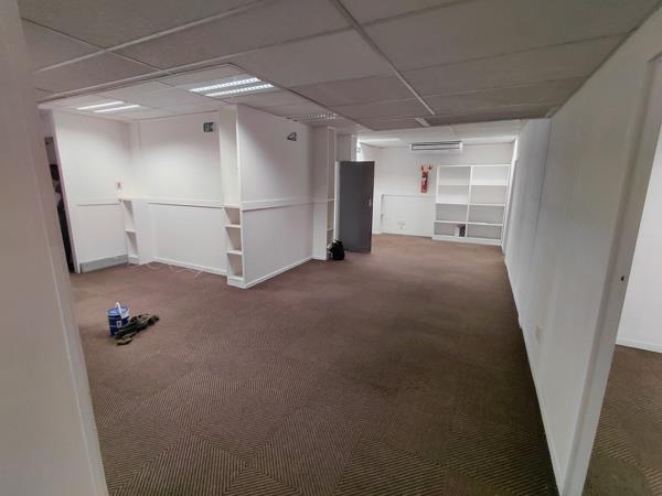 236  m² Commercial space