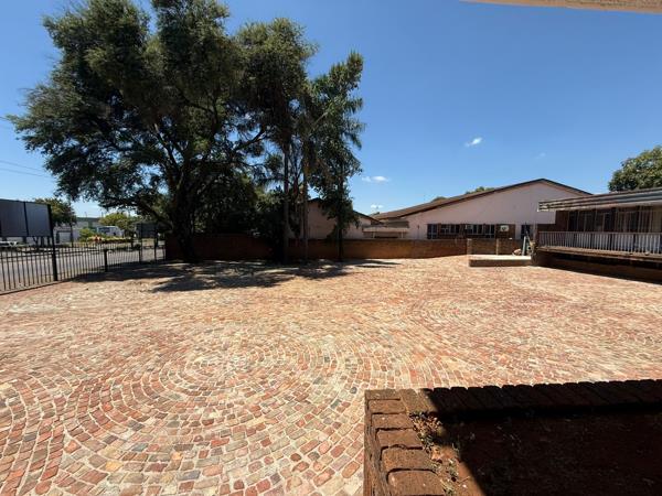 700 m² Commercial space