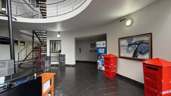 364  m² Commercial space