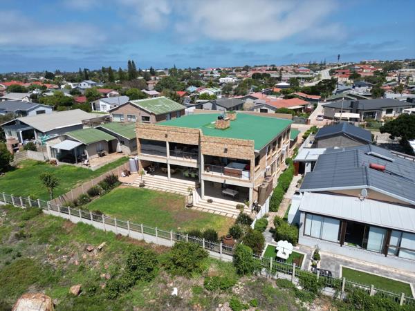 6 Bedroom House
